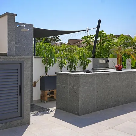 Maren - 250m From Golden Sandy *