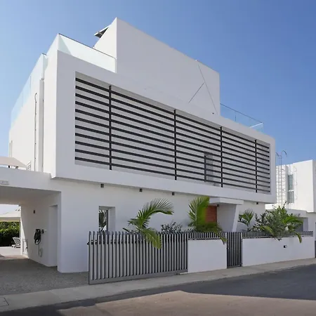 Maren - 250m From Golden Sandy Villa