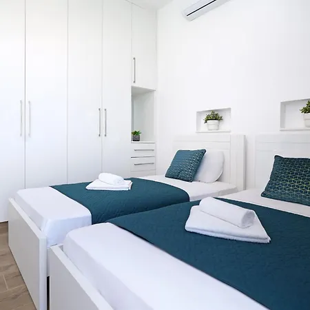 Maren - 250m From Golden Sandy Villa