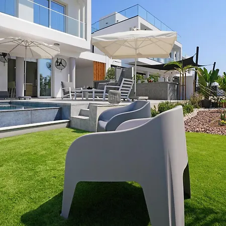 Maren - 250m From Golden Sandy