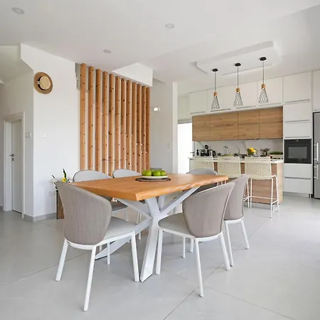 Maren - 250m From Golden Sandy