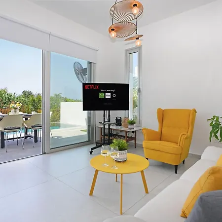 Maren - 250m From Golden Sandy Paralimni