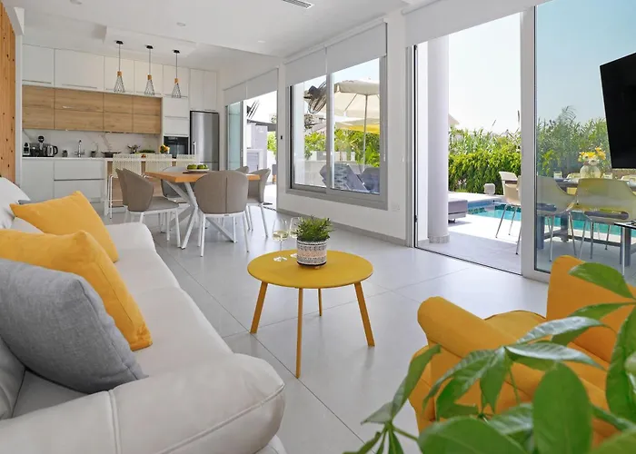 Maren - 250m From Golden Sandy